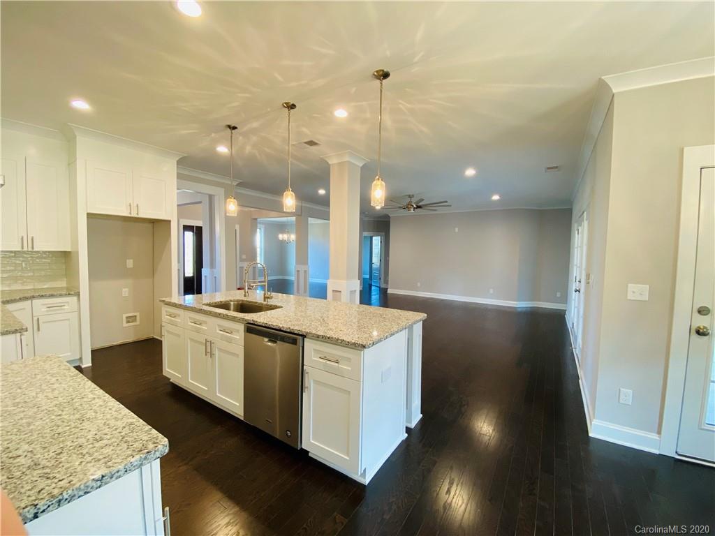 8824 Reedy Creek Road Charlotte, NC 28215 - Photo 8 of 32 Gallery Image 8