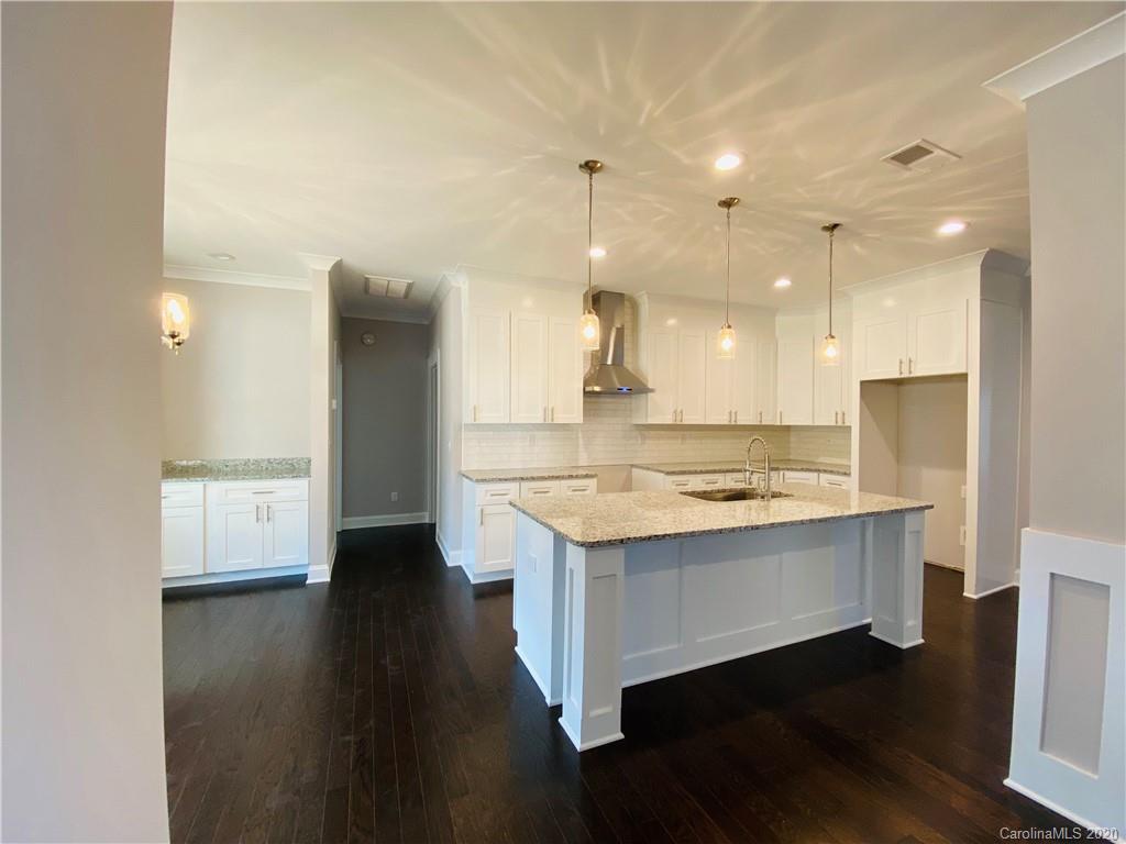 8824 Reedy Creek Road Charlotte, NC 28215 - Photo 9 of 32 Gallery Image 9