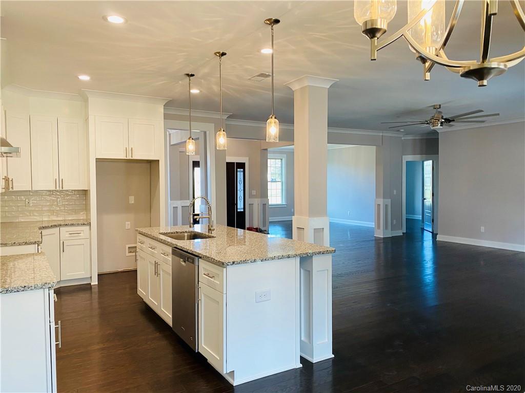 8824 Reedy Creek Road Charlotte, NC 28215 - Photo 10 of 32 Gallery Image 10