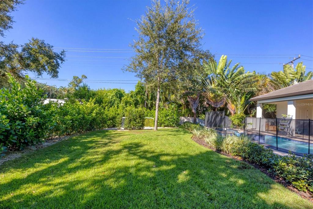 1614 Bay Road Sarasota, FL 34231 - Photo 45 of 51 Gallery Image 45