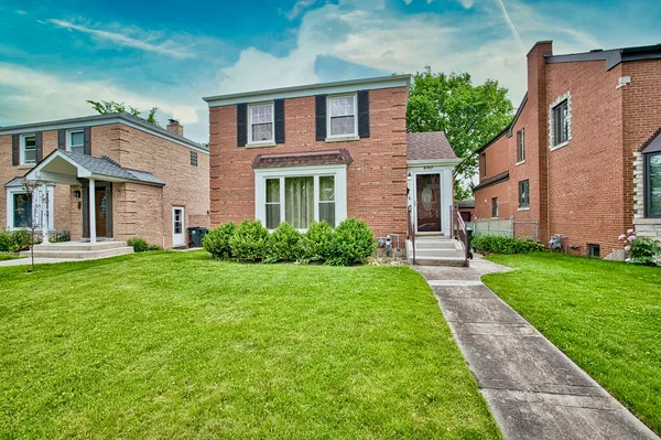 $479,000 | 6707 St Louis Avenue, Lincolnwood, IL 60712
