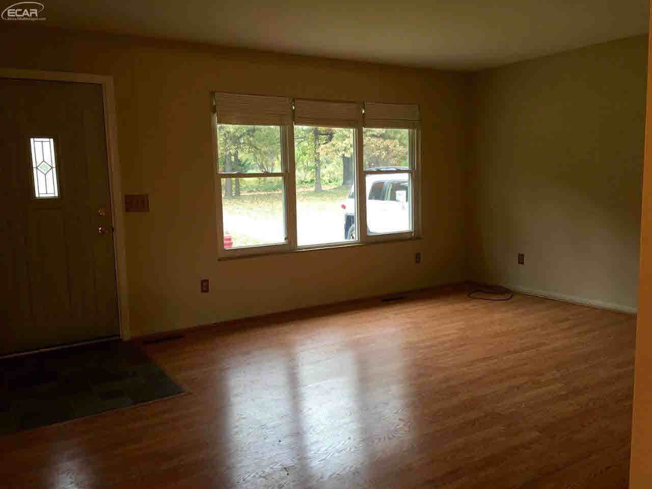3100 Thomas Road Oxford, MI 48371 - Photo 2 of 16 21236438-1.JPG