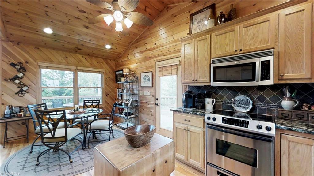 1705 Buck Mountain Road Purlear, NC 28665 - Photo 7 of 27 Gallery Image 7