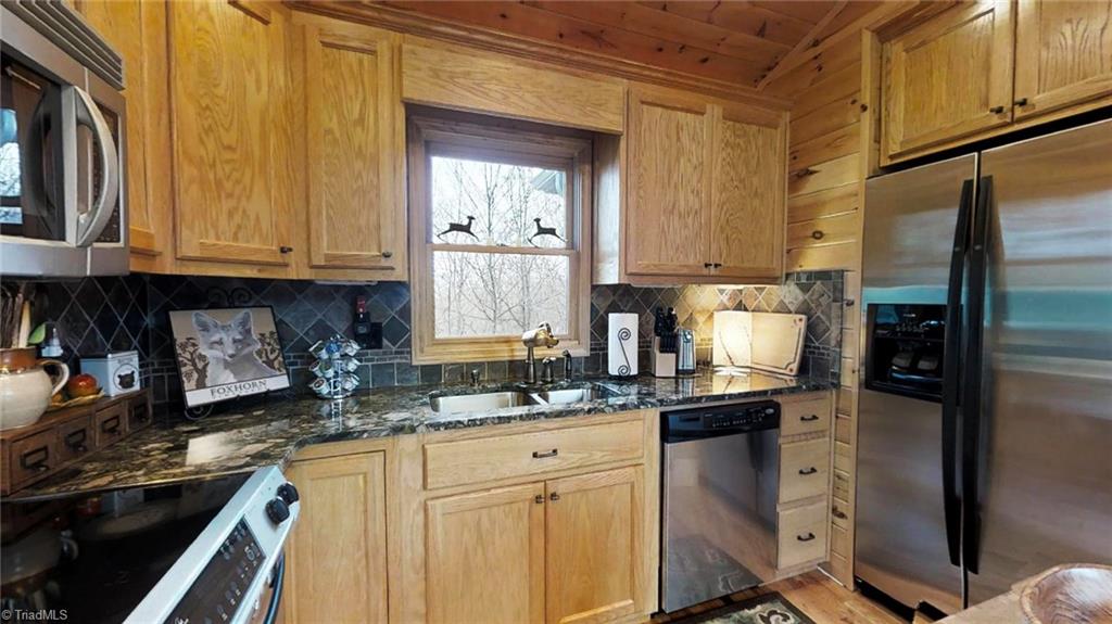 1705 Buck Mountain Road Purlear, NC 28665 - Photo 8 of 27 Gallery Image 8