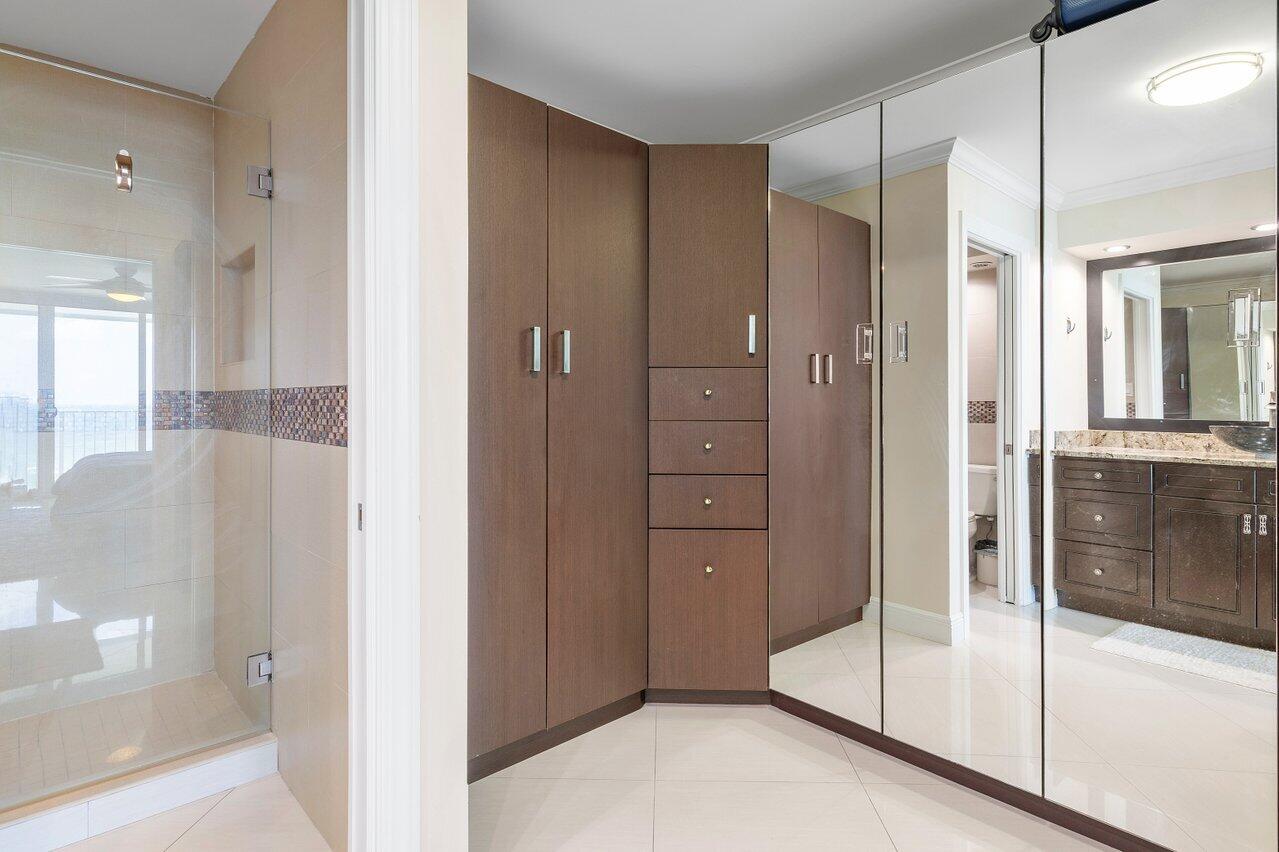 3000 South Ocean Boulevard, Unit 1002 Boca Raton, FL 33432 - Photo 20 of 34 closet