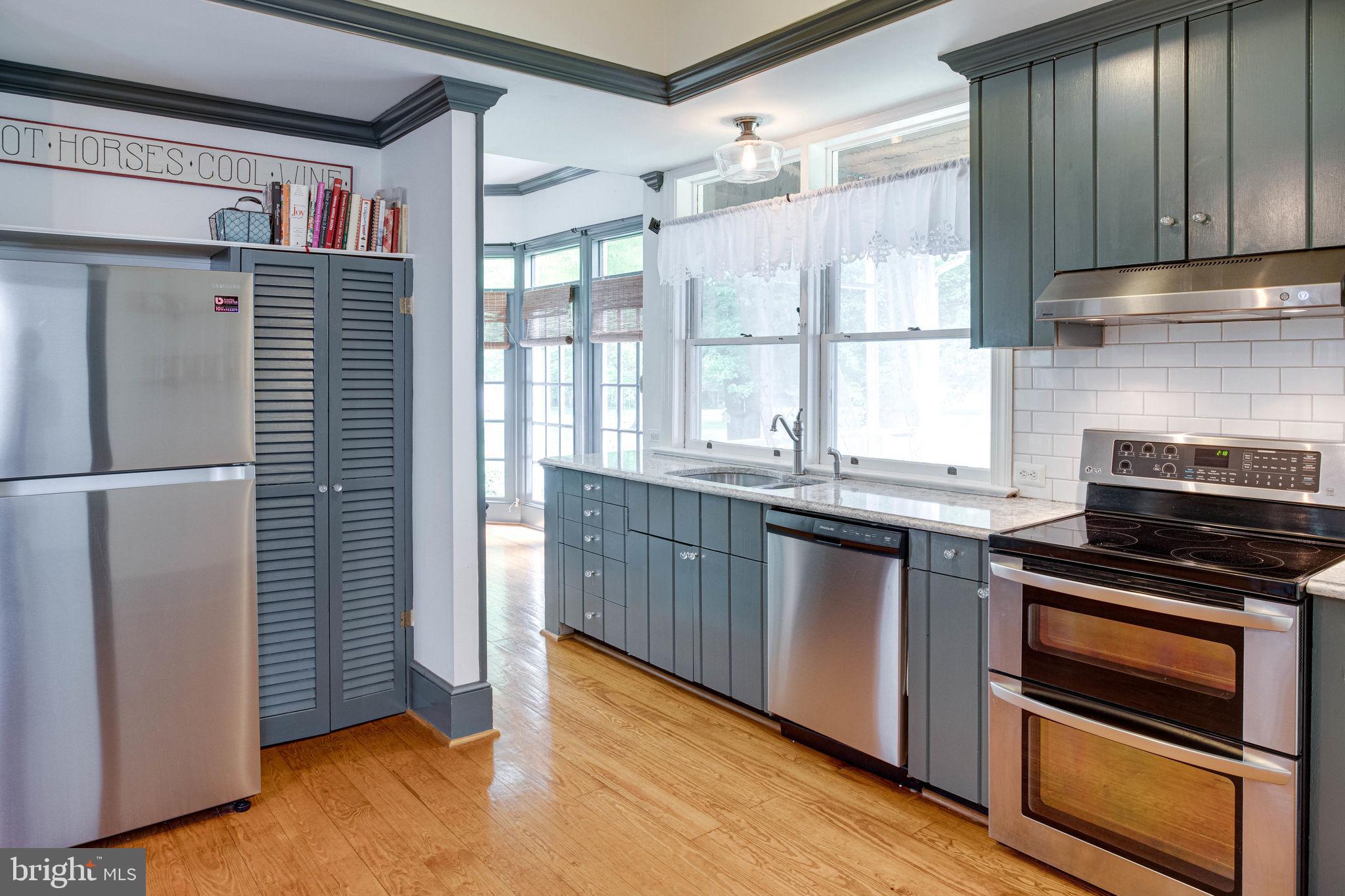9759 Clarkes Road Bealeton, VA 22712 - Photo 28 of 56 Stainless steel appliances