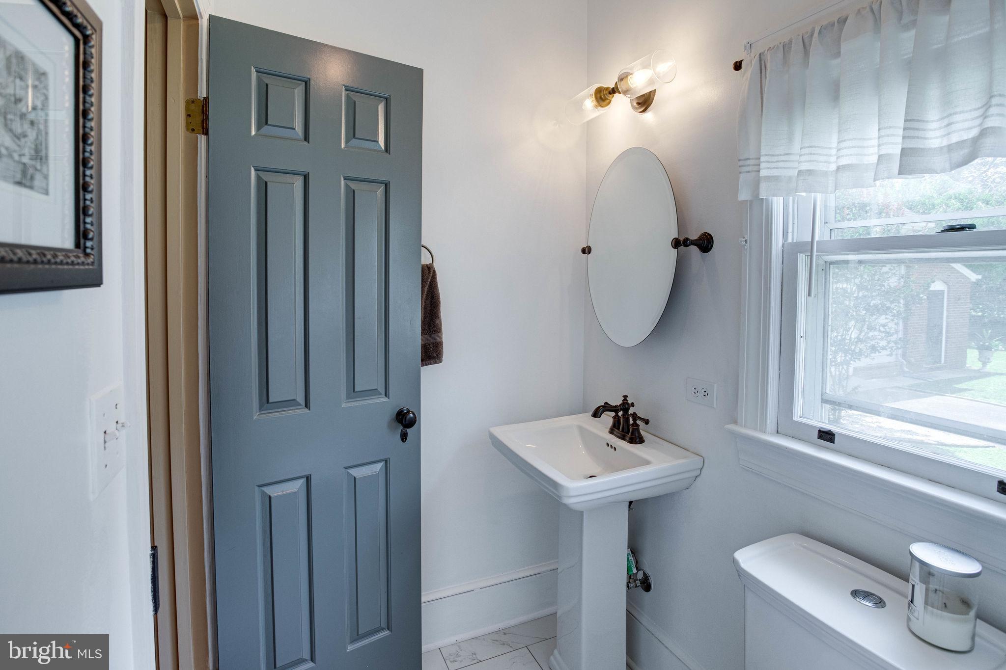 9759 Clarkes Road Bealeton, VA 22712 - Photo 6 of 56 Updated stylish bath