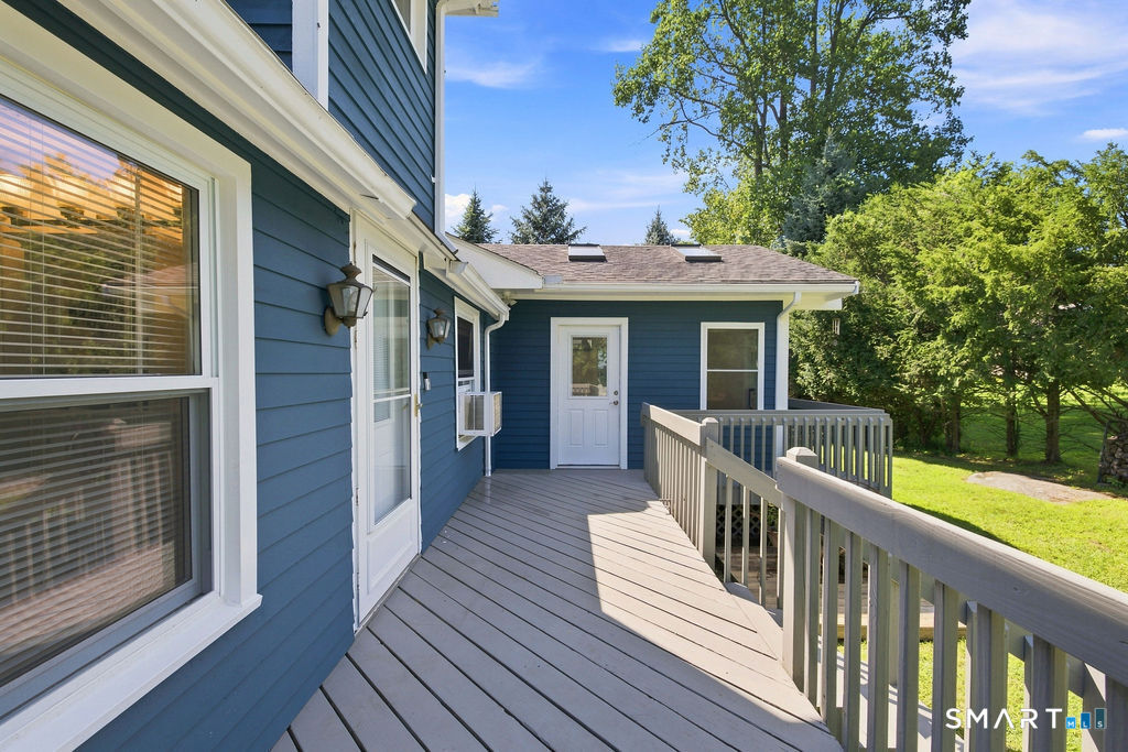 176 Stonehouse Road Trumbull, CT 06611 - Photo 21 of 32 Gallery Image 21