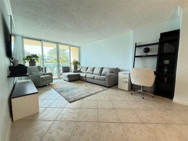$2,495 | 2501 South Ocean Drive, Unit 330, Hollywood, FL 33019