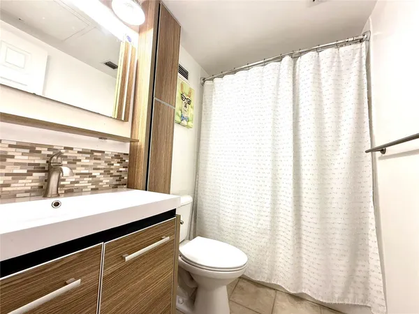 $2,495 | 2501 South Ocean Drive, Unit 330, Hollywood, FL 33019