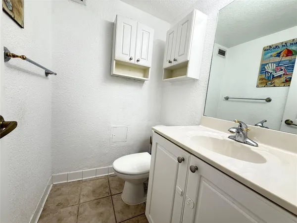 $2,495 | 2501 South Ocean Drive, Unit 330, Hollywood, FL 33019