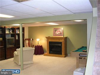 53 Rotterdam Road East Holland, PA 18966 - Photo 10 of 12 Gallery Image 10