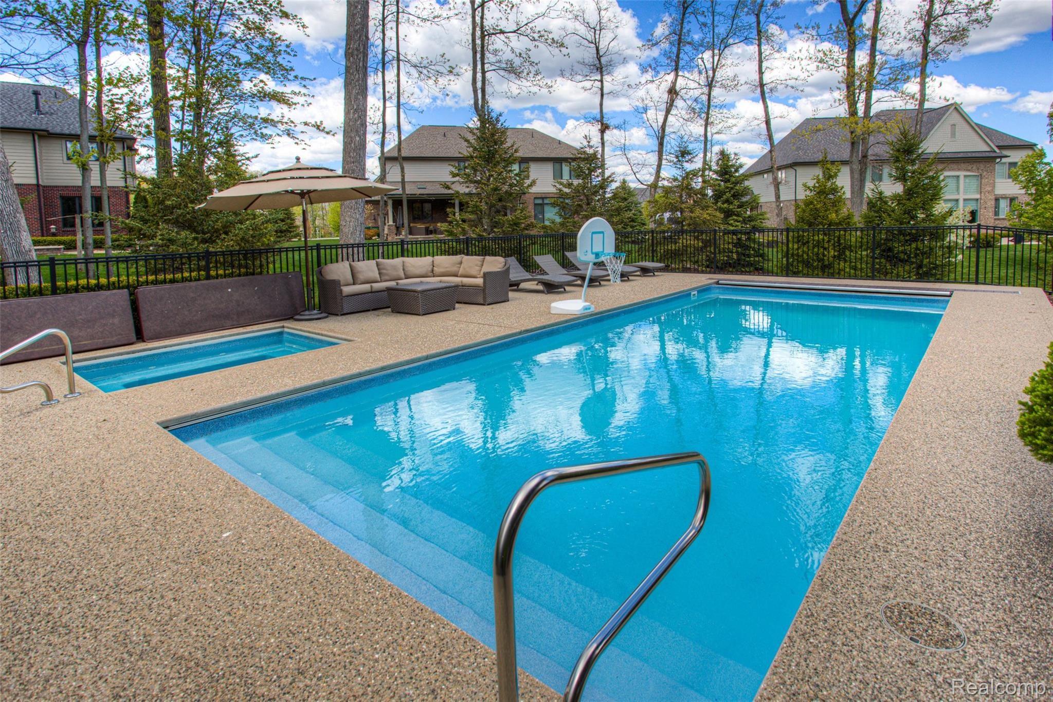 3150 Emeraude Court Rochester, MI 48306 - Photo 66 of 77 66 - Amazing Pool.jpg