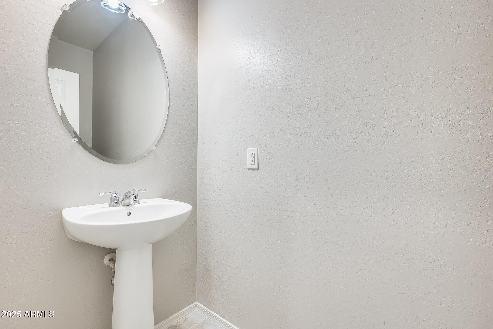 1132 South Amulet Mesa, AZ 85208 - Photo 12 of 37 a bathroom with a sink and a mirror