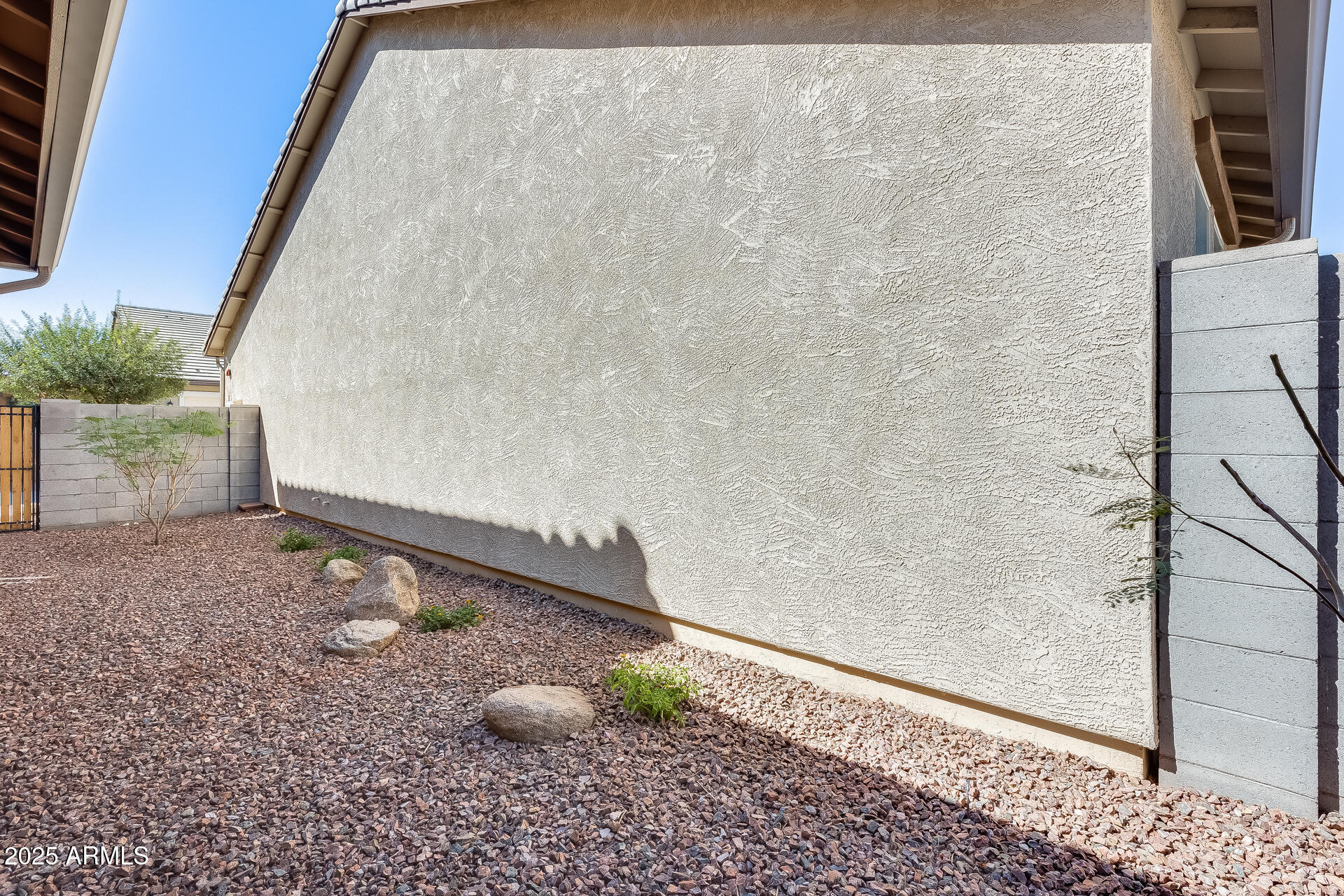 1132 South Amulet Mesa, AZ 85208 - Photo 31 of 37 a backyard of a house