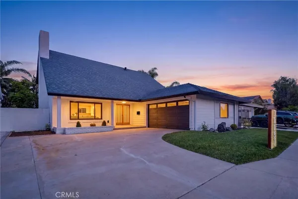 $1,975,000 | 10091 Edye Drive, Huntington Beach, CA 92646