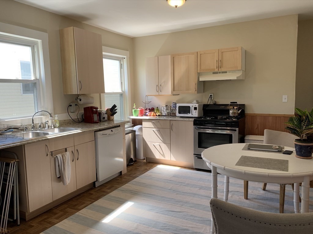 217 Reservoir Road, Unit 2 Brookline, MA 02467 - Photo 4 of 9