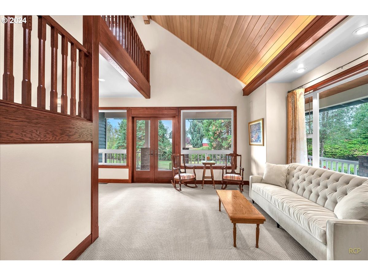 57400 South Morse Road Warren, OR 97053 - Photo 15 of 48 Living Room