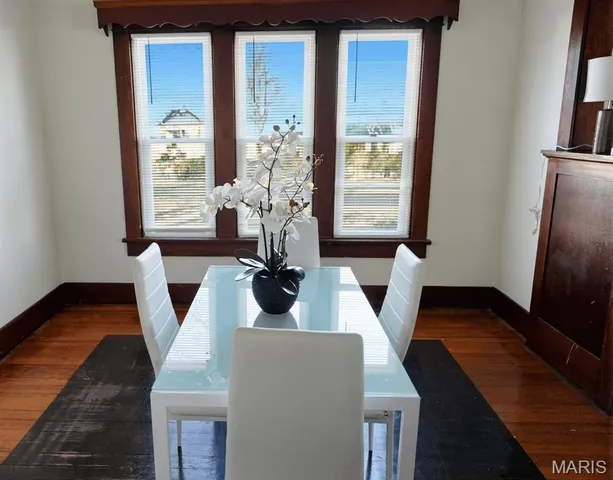 $222,000 | 619 South Wood Street, Staunton, IL 62088