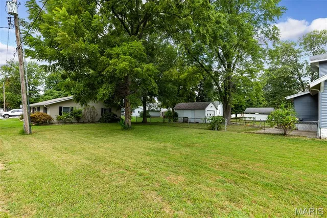 $226,500 | 619 South Wood Street, Staunton, IL 62088