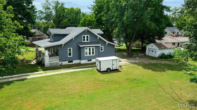 $226,500 | 619 South Wood Street, Staunton, IL 62088