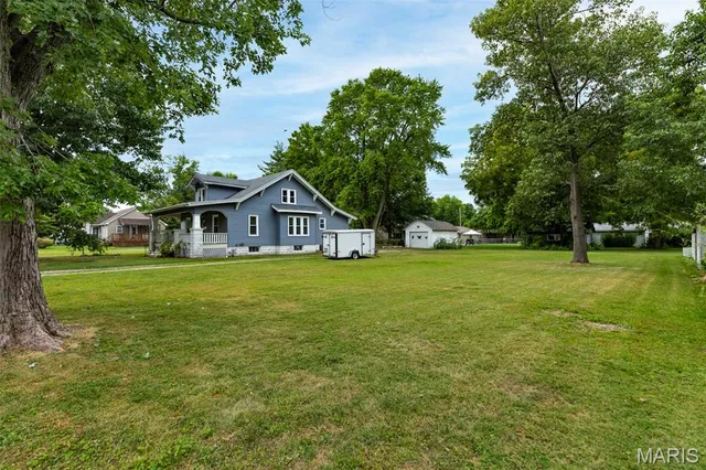 $226,500 | 619 South Wood Street, Staunton, IL 62088