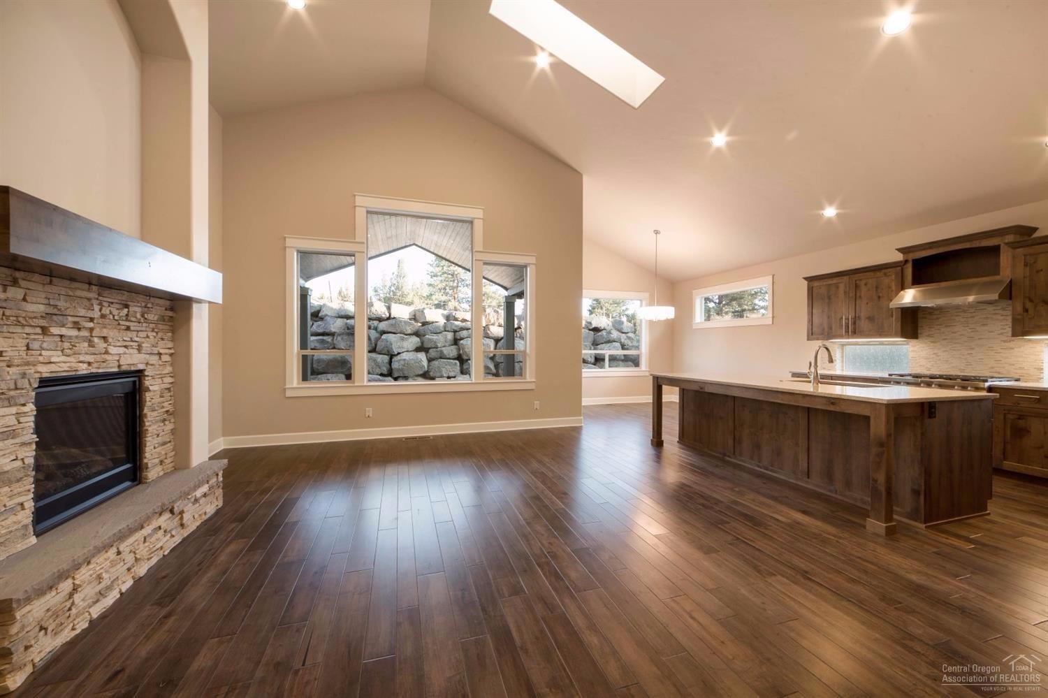 61072 Southeast Stari Most Loop Bend, OR 97702 - Photo 7 of 22 Photo of similar home, sam floor plan bu