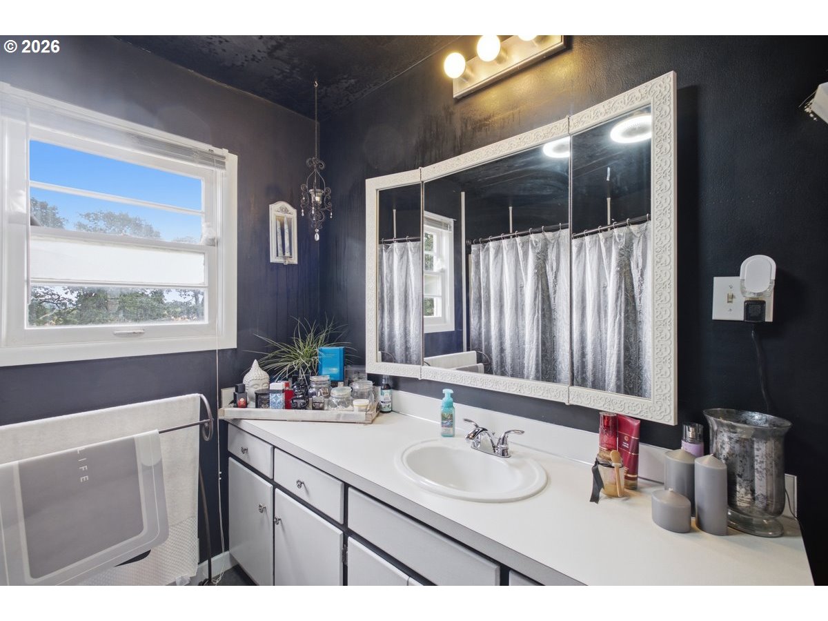 21095 Savage Road Sheridan, OR 97378 - Photo 19 of 43