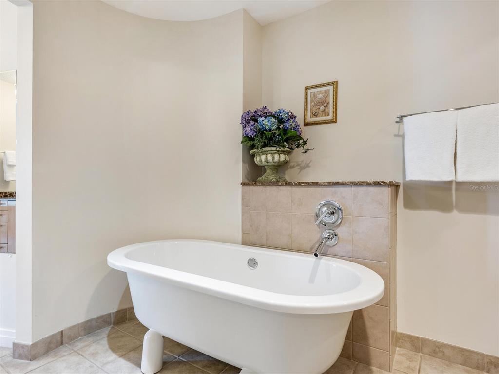 6512 Midnight Pass Road, Unit 303 Sarasota, FL 34242 - Photo 21 of 53