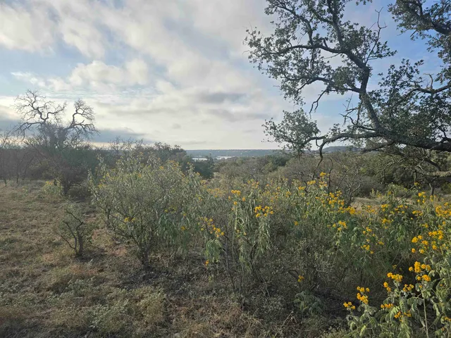 a picture of a bathroom