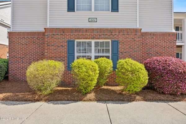 $2,200 | 1604 Willoughby Park Court, Unit 1, Wilmington, NC 28412