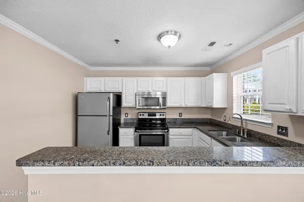 $2,200 | 1604 Willoughby Park Court, Unit 1, Wilmington, NC 28412