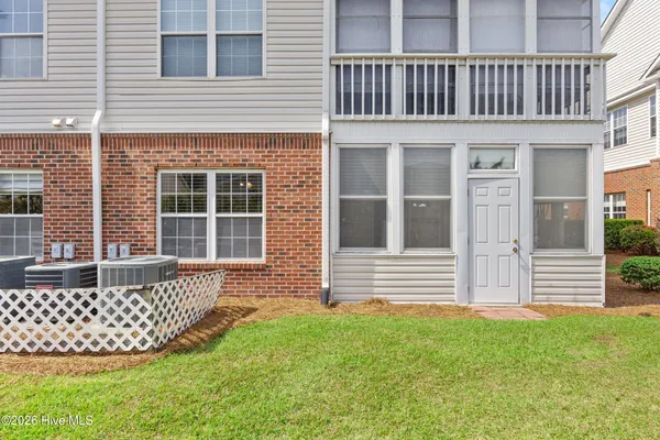 $2,200 | 1604 Willoughby Park Court, Unit 1, Wilmington, NC 28412