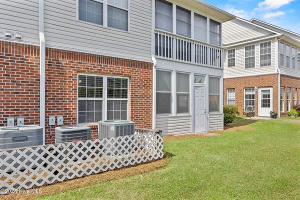 $2,200 | 1604 Willoughby Park Court, Unit 1, Wilmington, NC 28412