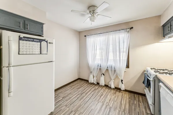 a view of utility room with washer and dryer
