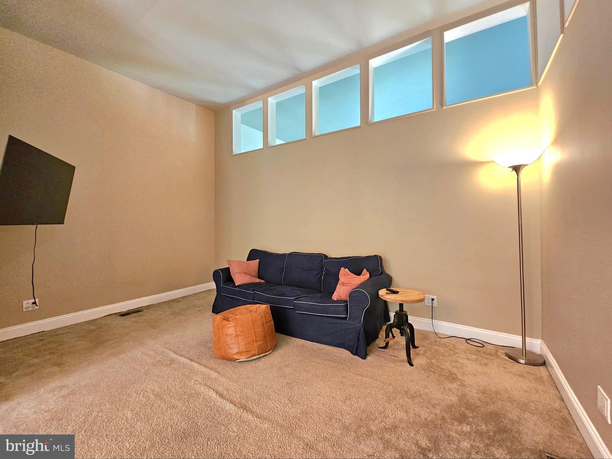 317 Adahi Road Southeast Vienna, VA 22180 - Photo 11 of 24 Family room