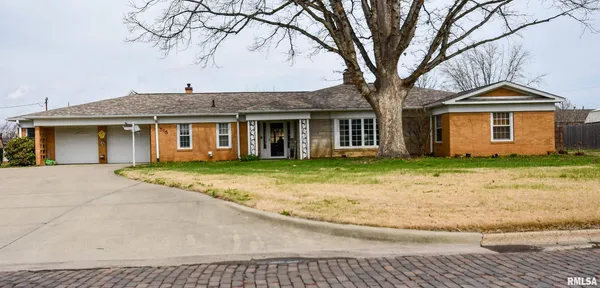 $199,900 | 515 West Poplar Street, Taylorville, IL 62568