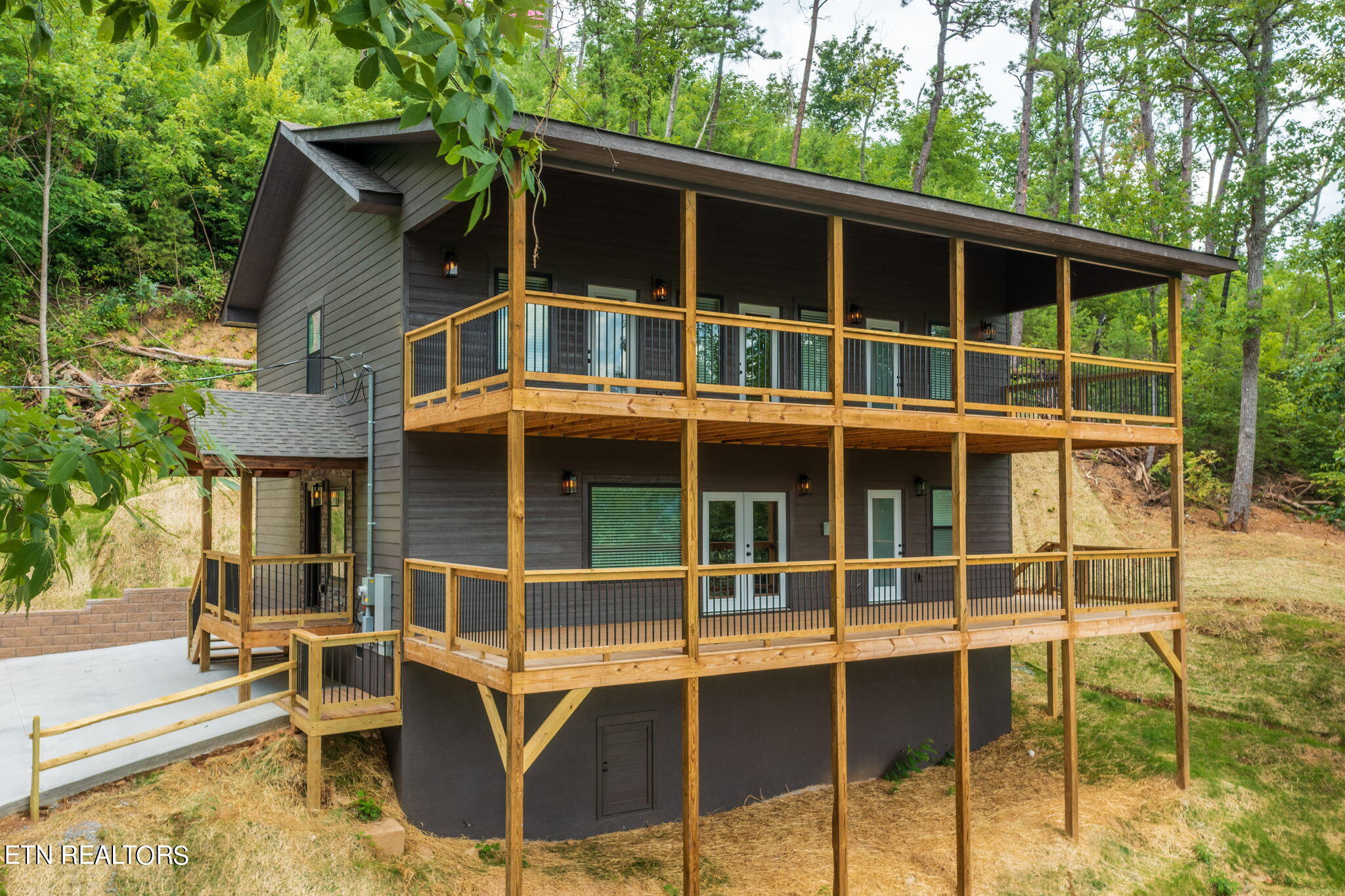 318 GSH Ext Front Porch 3