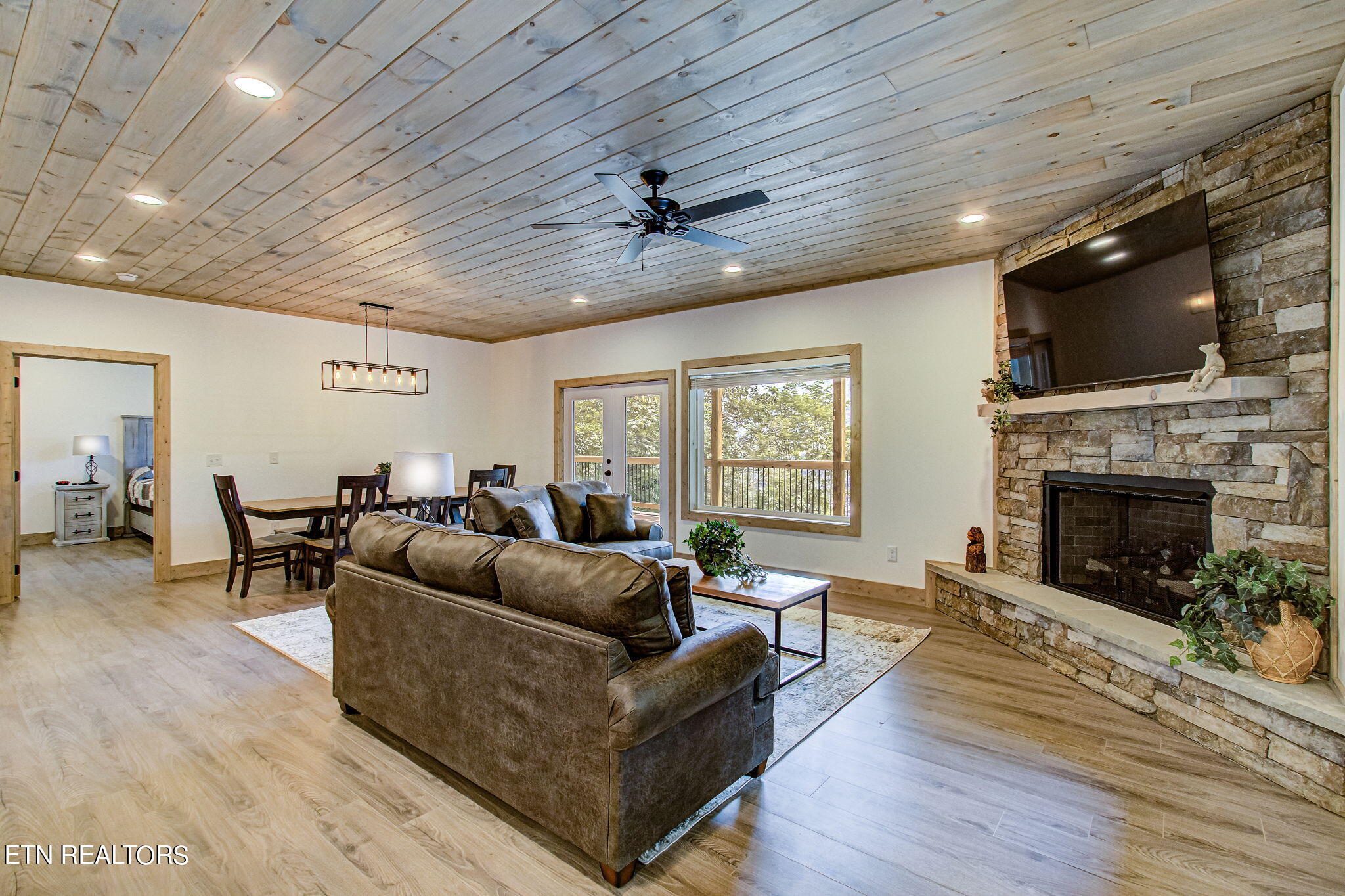 318 Greystone Heights Road Gatlinburg, TN 37738 - Photo 12 of 60 318 GSH 1