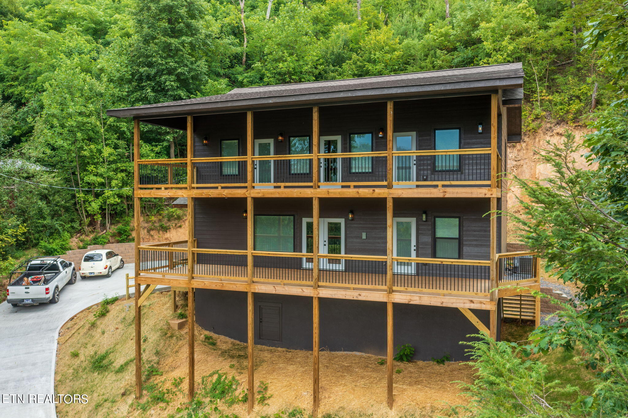 318 Greystone Heights Road Gatlinburg, TN 37738 - Photo 3 of 60 318 GSH Ext Front Porch 4