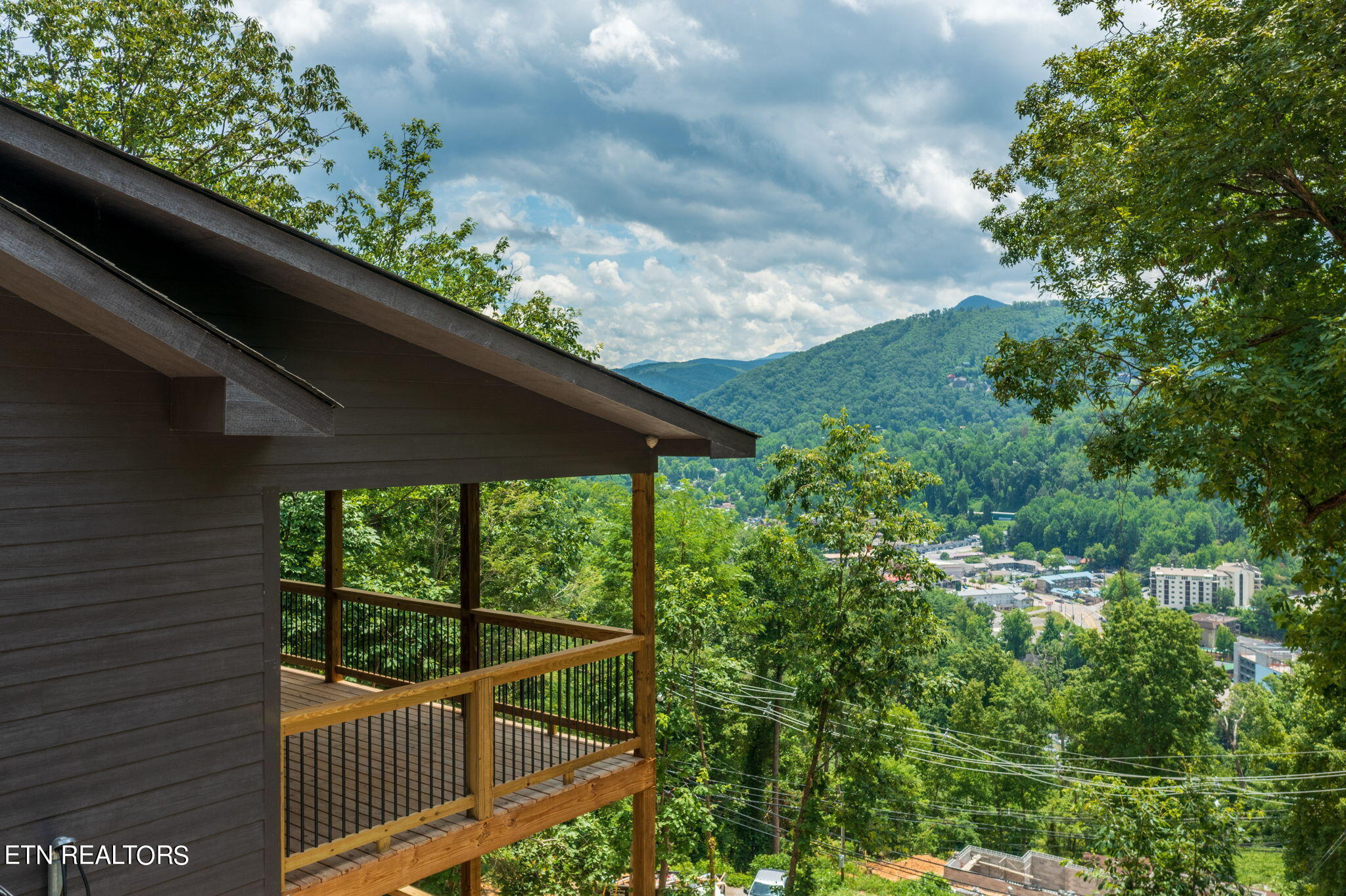 318 Greystone Heights Road Gatlinburg, TN 37738 - Photo 53 of 60 318 GSH Ext Side 2