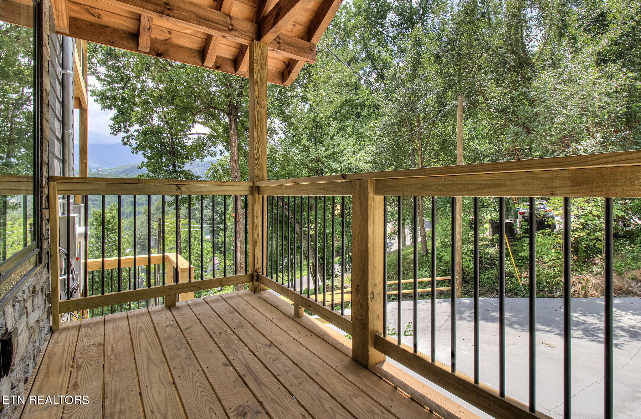 318 Greystone Heights Road Gatlinburg, TN 37738 - Photo 9 of 60 318 GSH Entrance Porch