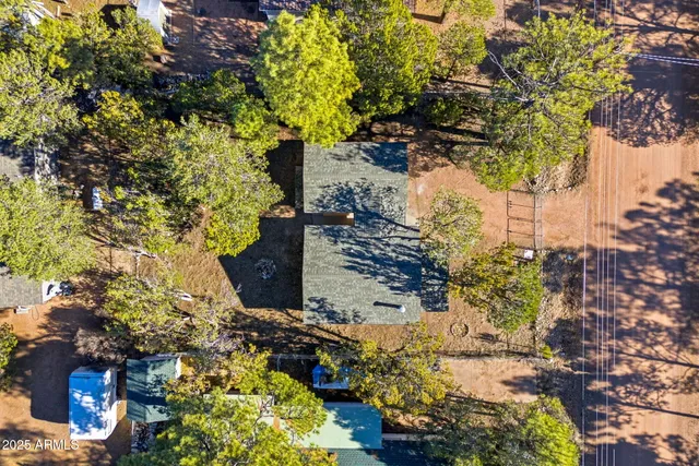 $207,000 | 2060 Wilderness Drive, Overgaard, AZ 85933