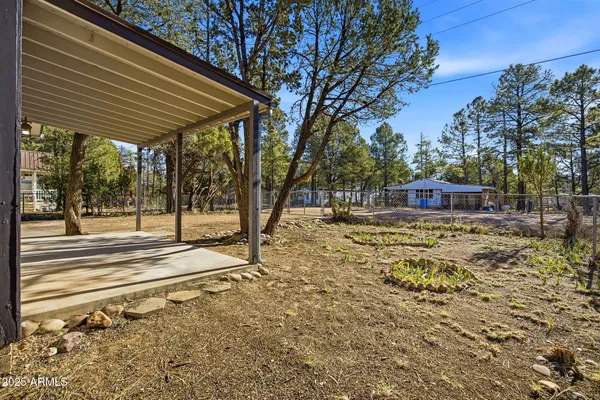 $182,500 | 2060 Wilderness Drive, Overgaard, AZ 85933