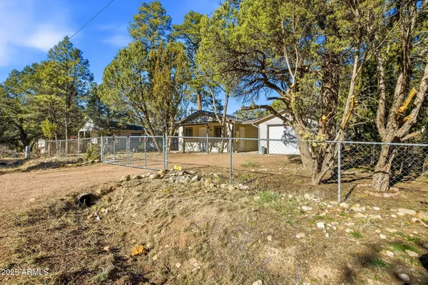 $182,500 | 2060 Wilderness Drive, Overgaard, AZ 85933