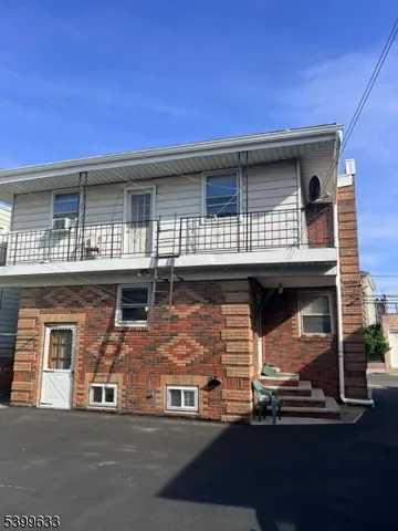 $2,200 | 329 Christine Street, Unit 2L, Elizabeth, NJ 07202
