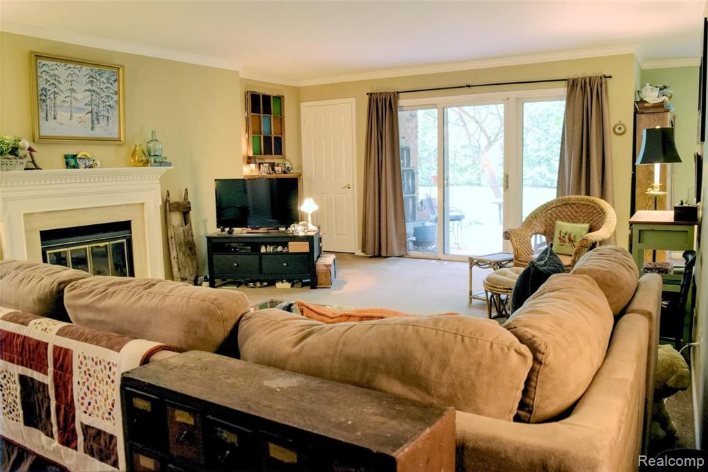 1645 Huntington Park Rochester Hills, MI 48309 - Photo 5 of 25