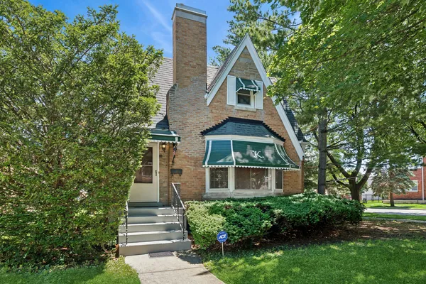 $589,999 | 3301 North Newland Avenue, Chicago, IL 60634