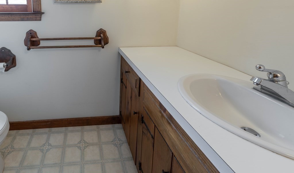 111 Audubon Road Northampton, MA 01053 - Photo 29 of 39 a bathroom with a sink and shower