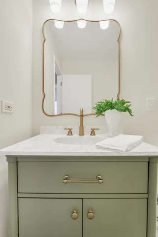 $319,000 | 983 Ellsworth Drive, Grayslake, IL 60030